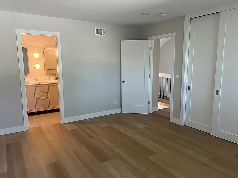 Hollyleaf Ln — Photo 10