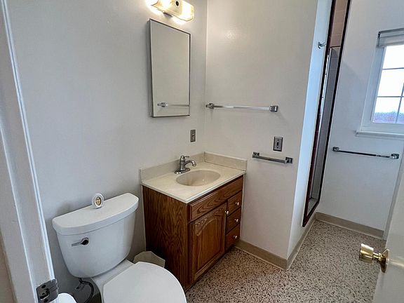 Hall bathroomllway bathroom