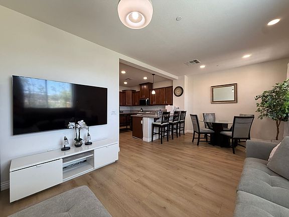 5th image of 8013 City View Pl