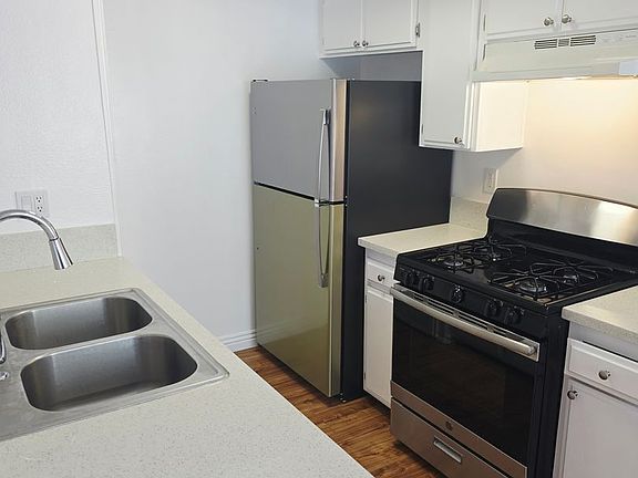 5th image of 437 E Cedar Ave APT 203