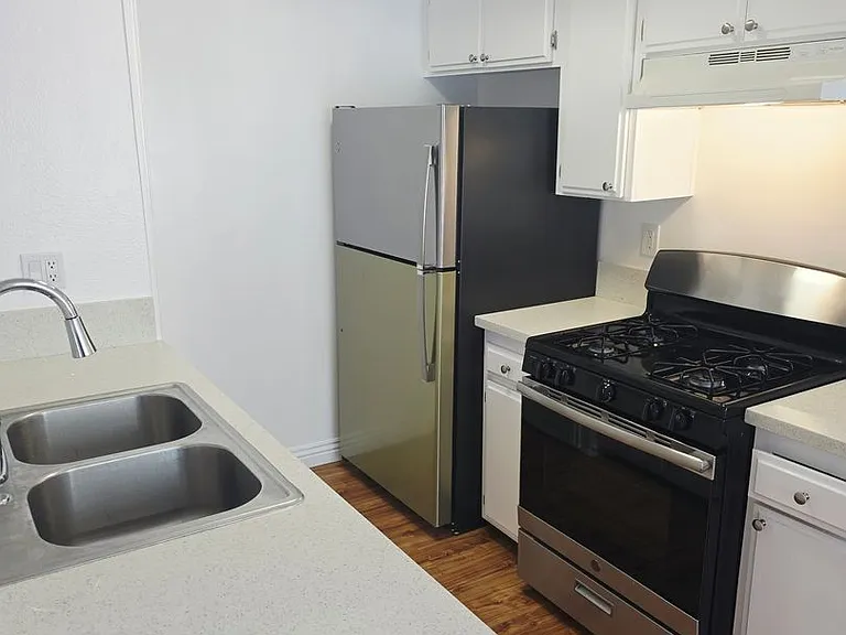 437 E. Cedar Ave — Photo 5