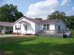 154 6th Ave, Buffalo, WV 25033