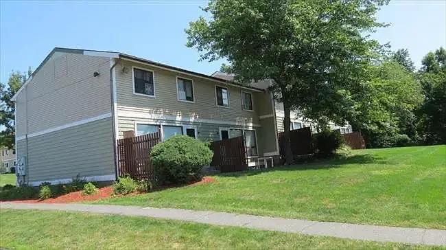 360 1/2 Tokeneke Rd — Photo 4