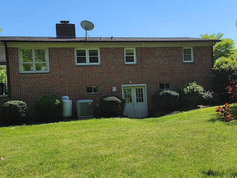 172 Valley View Ter — Photo 4
