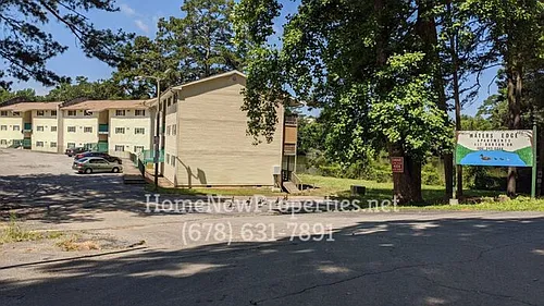 Waters Edge Apartments Photo 1