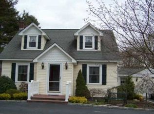 119 Raynor Rd, Ridge, NY 11961