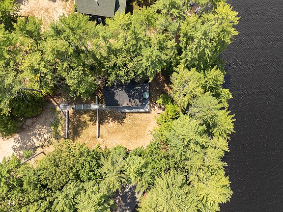 3rd image of 118 Lone Pine Road