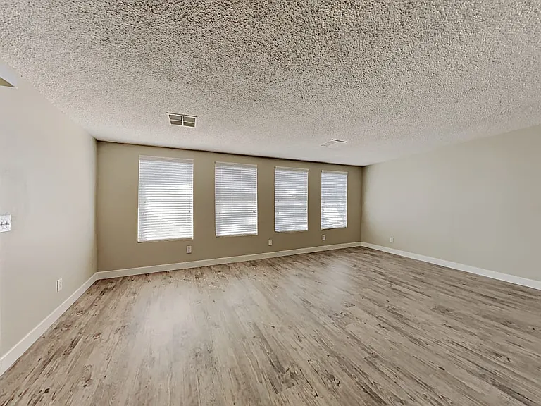 125 Sterling Dr — Photo 8