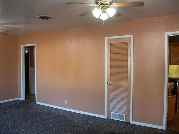 2nd image of 102 Warwick Rd