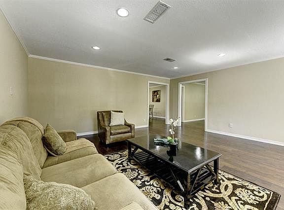 4th image of 607 Dover Dr