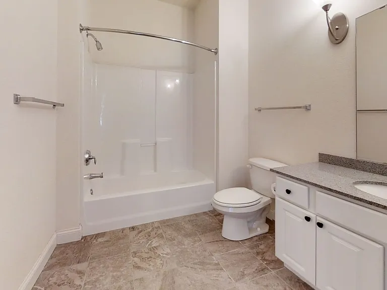 Delafield Woods Apartments — Photo 56