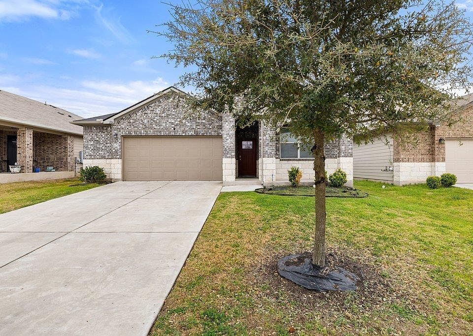 1st image of 204 Rochester Ln