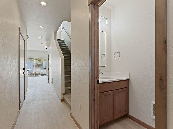 4th image of 3570 N Blaze Loop #1