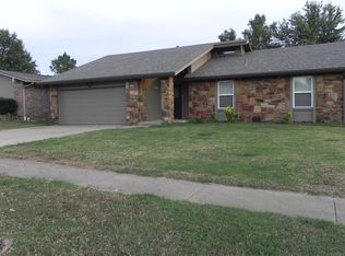 1201 W Knoxville St, Broken Arrow, OK 74012
