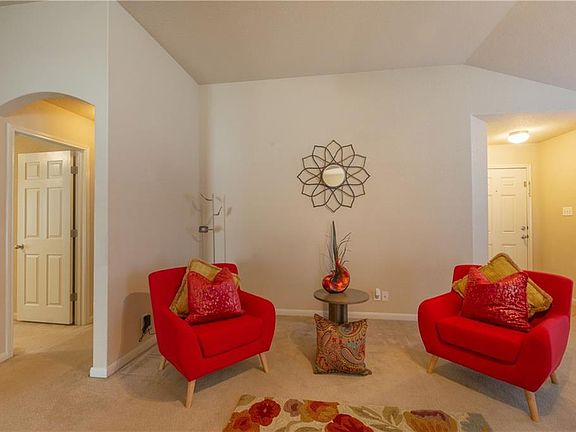 5th image of 614 Kingbird Pl
