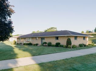9015 Mapleton St SE, East Canton, OH 44730