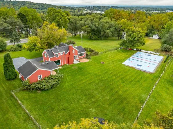 718 High St, Victor, NY 14564