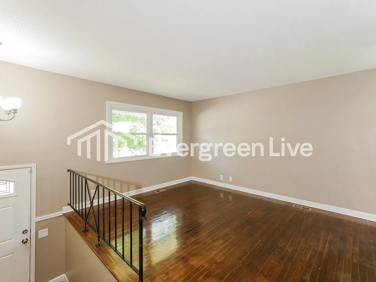 4 bed, 2.0 bath, 1700 sqft, $1,645 — Photo 3