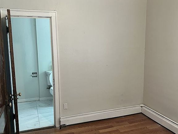 4th image of 8400 S Green St Unit 1
