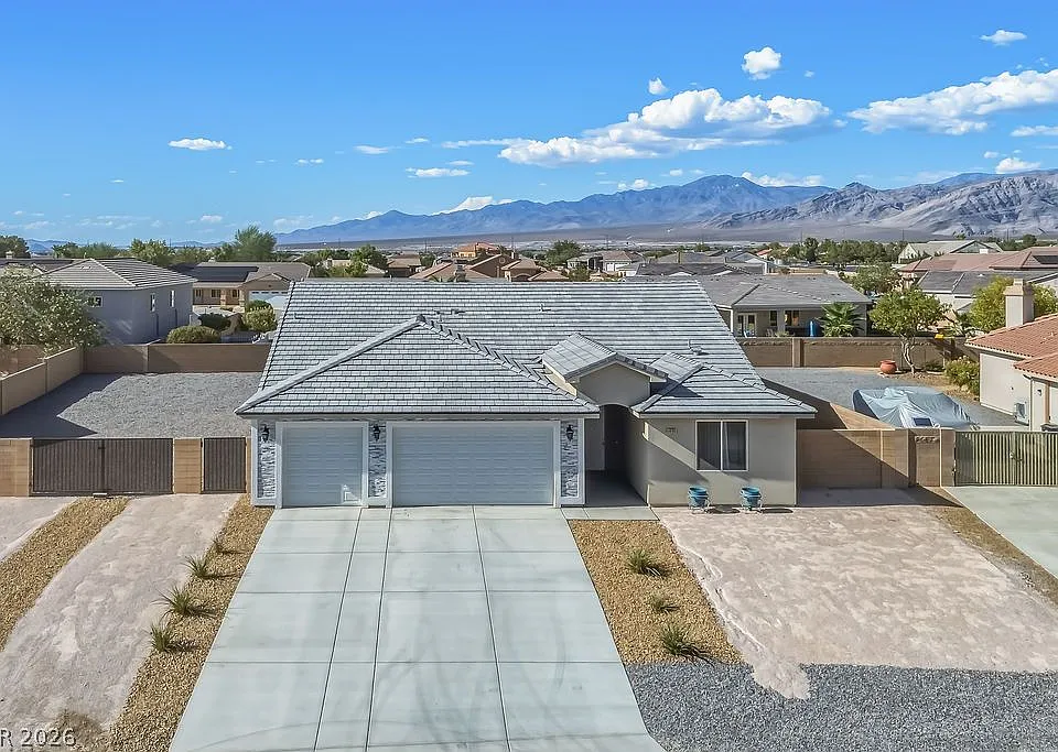 4930 E Ridgewood Dr