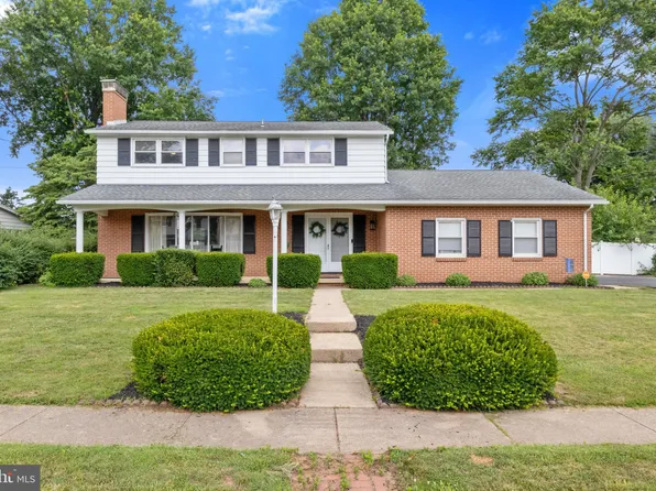 1965 Niagara Ln, York, PA 17408