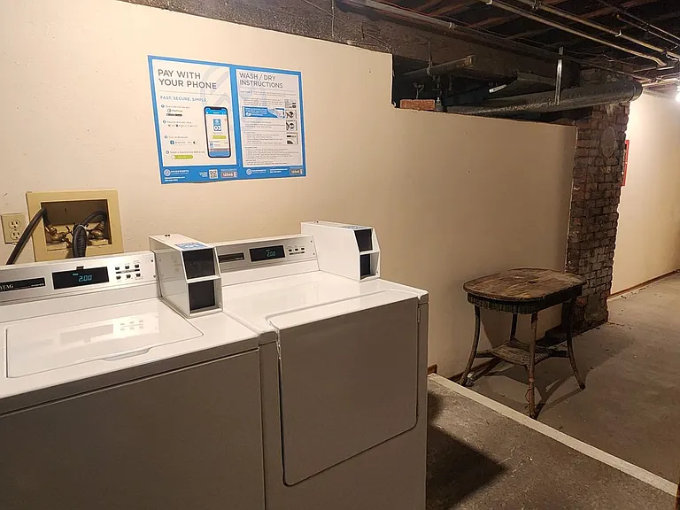 Lincoln Manor Apartments — Photo 10