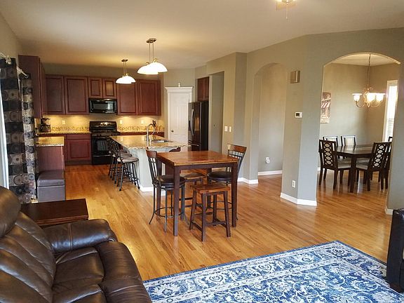 Eat in and formal dining