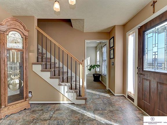 3rd image of 2912 Courtney Dr