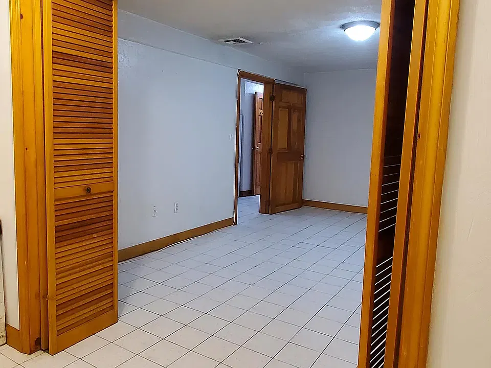 2 bed, 1000 sqft, $1,895 — Photo 1