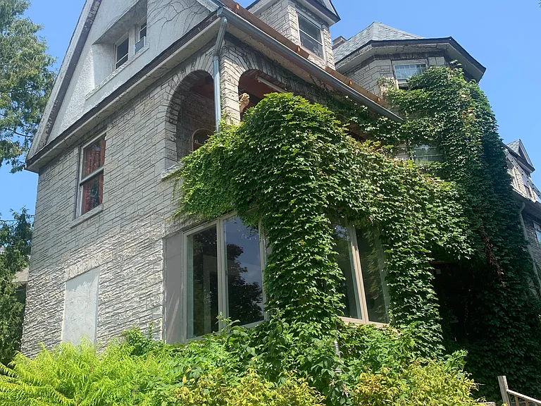 2204 E Park Pl #1 — Photo 2