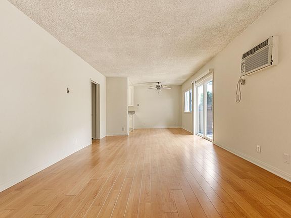 4th image of 13400 Burbank Blvd #1