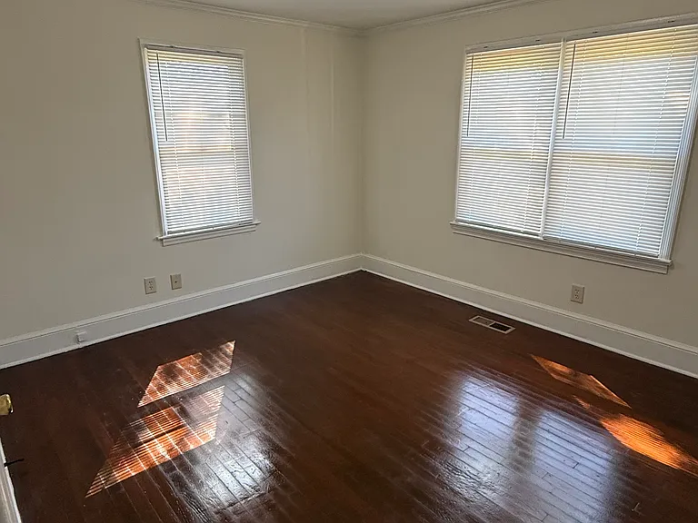 209 Cecil Dr — Photo 9