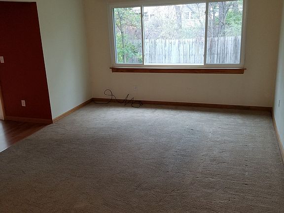 2nd image of 32 Willard Dr