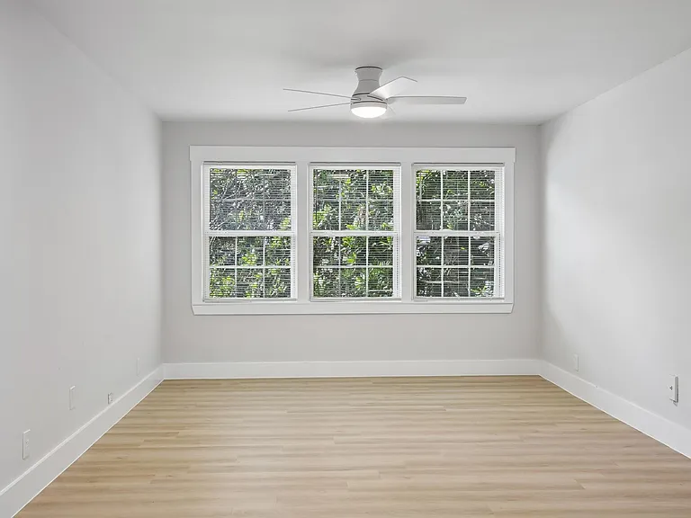 Chateau Apartments - Newly Renovated 1, 2 & 3-Bedrooms at 24th & Hillsboro Village — Photo 22