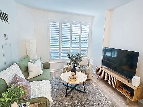3rd image of 55 Bloor St E #802