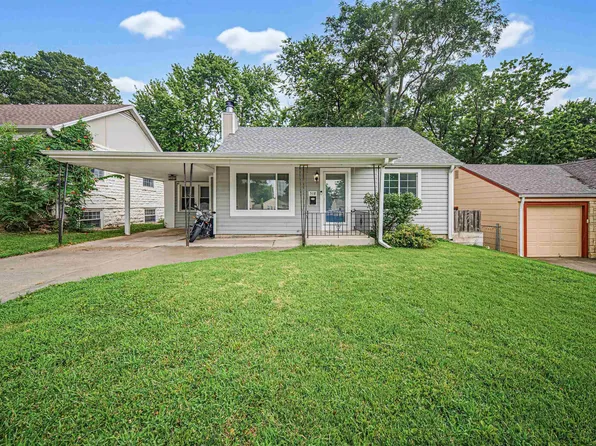 518 W Ash St, Junction City, KS 66441