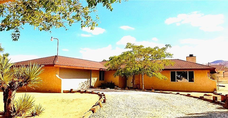 1st image of 57995 Carlyle Dr