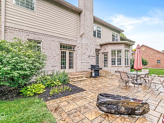 2nd image of 5760 Hickory Woods Dr