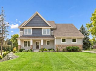 5 Deerwood Ln N, Plymouth, MN 55441