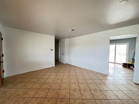 3rd image of 4605 Graceland Dr