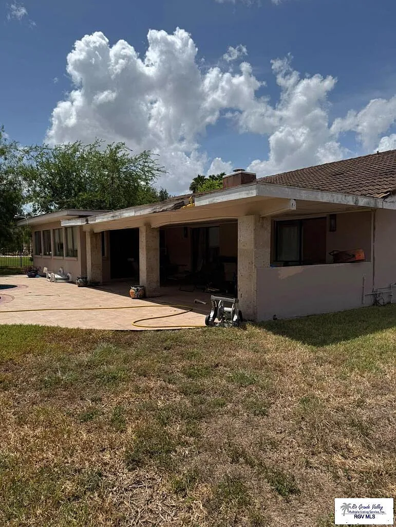 3 bed, 2.5 bath, 2274 sqft, $2,500 — Photo 1