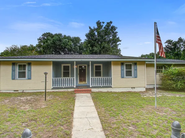 220 Fender St, Walterboro, SC 29488