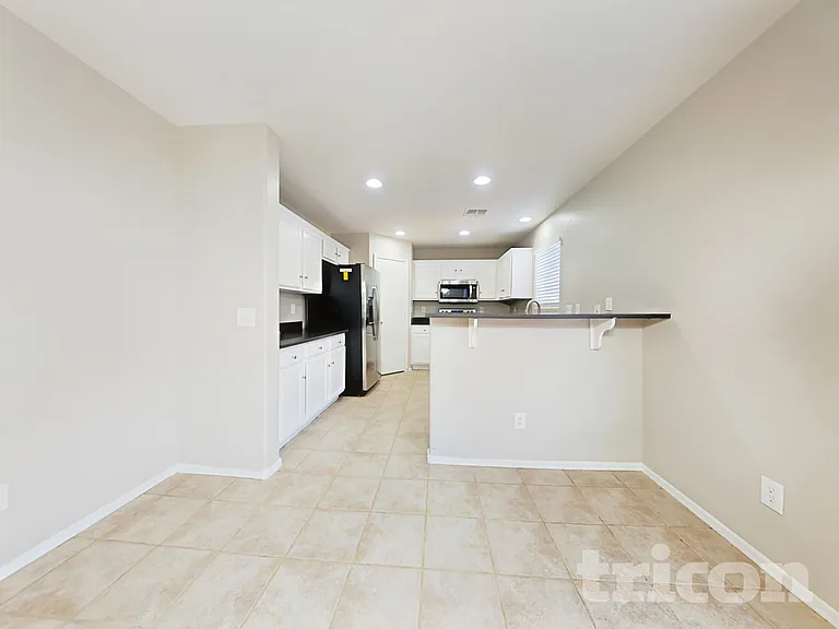 15204 N El Frio Ct — Photo 4
