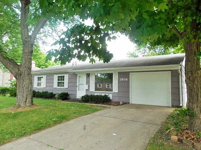 1806 W Brandon Ave photo 1