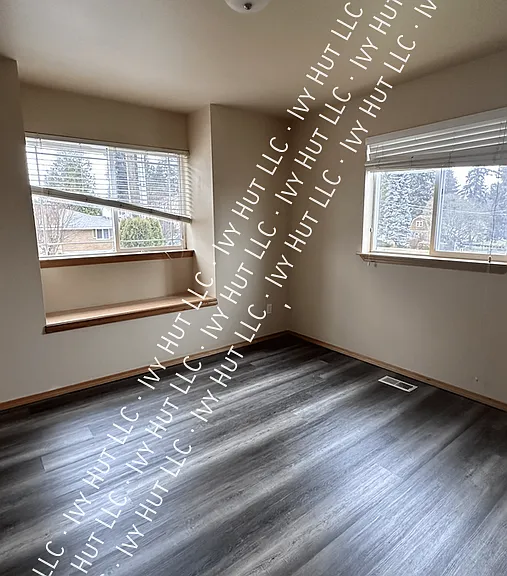6725 Highland Dr — Photo 10