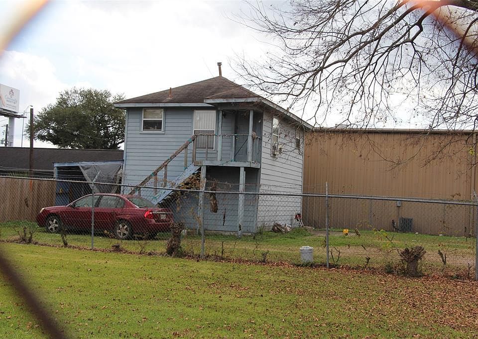 1st image of 108 Charles St