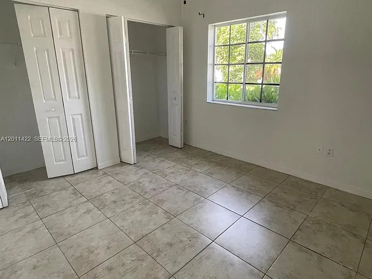 450 SE 30th Dr — Photo 11