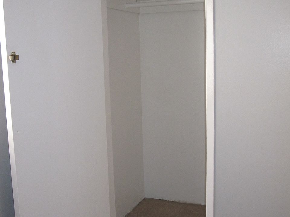 1st image of 215 Covina Ave APT 4