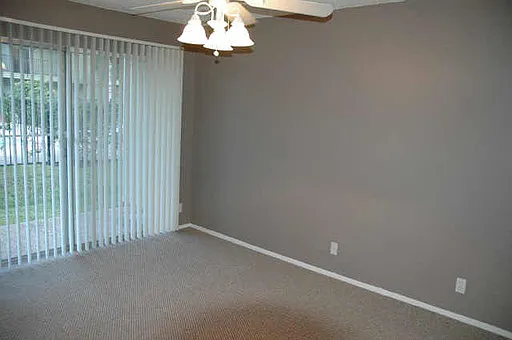 500 E Riverside Dr #109 — Photo 11