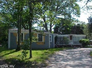 17 Martin Rd, Tisbury, MA 02568